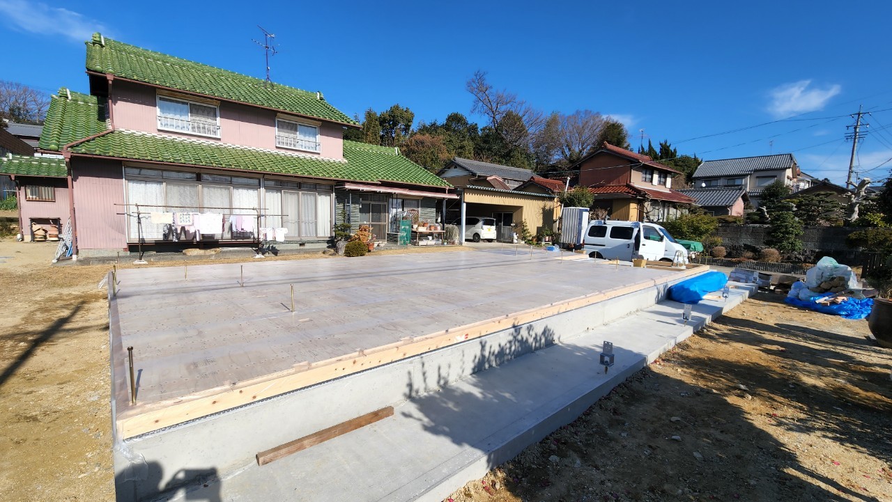 愛知の風土に合う注文住宅|無垢材と漆喰でつくる「臼井建築」の深呼吸したくなる住まい
